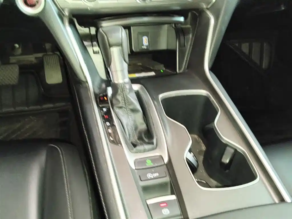 Honda Accord 2020 — фото 14