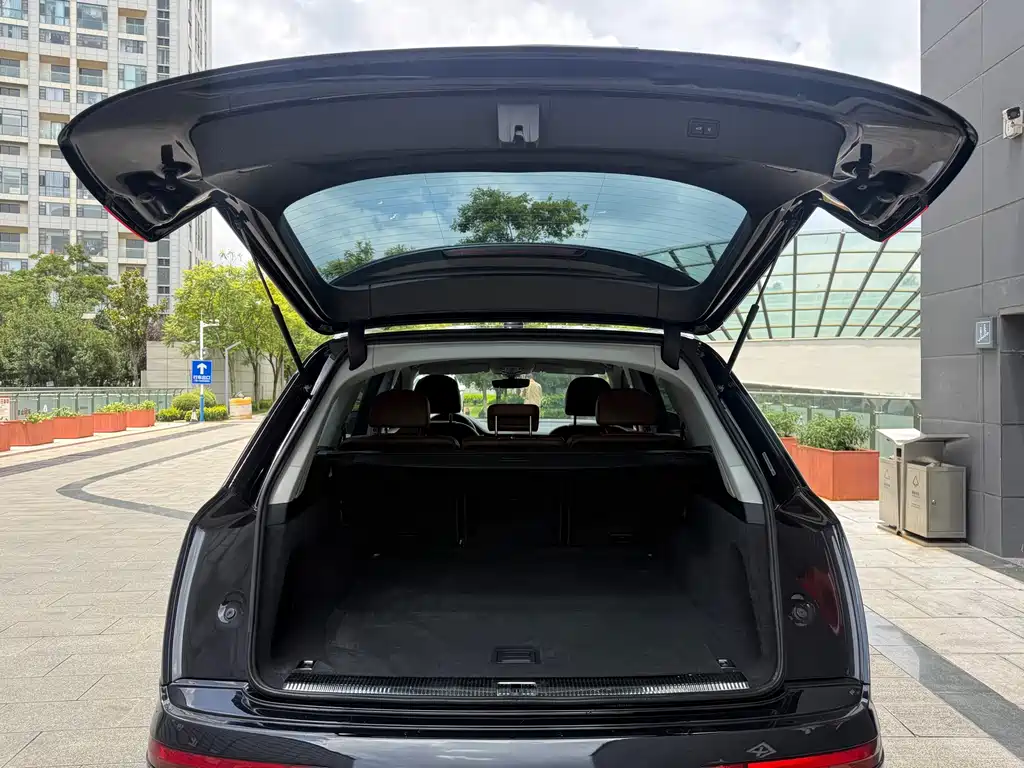 Audi Q7 2018 — фото 43
