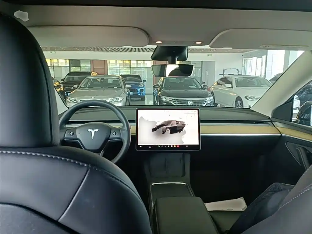 Tesla Model Y 2023 — фото 10