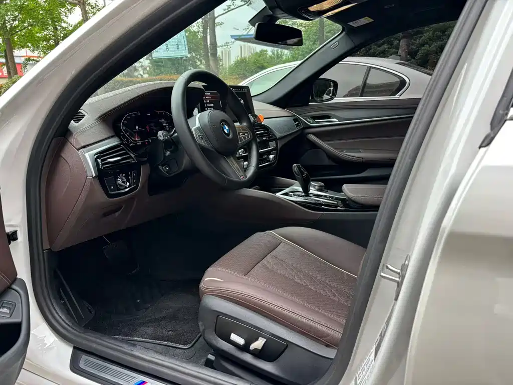BMW 5 Series 2023