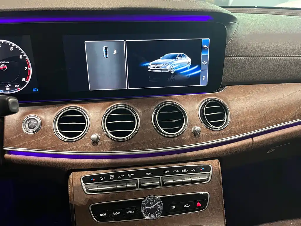 Mercedes-Benz E-Class 2019 — фото 11