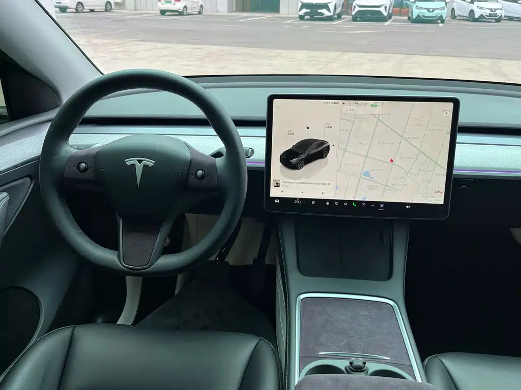 Tesla Model Y 2024 — фото 10