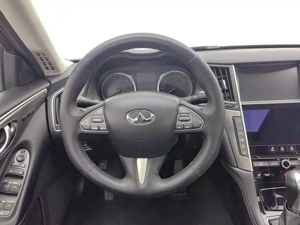 Infiniti Q50 2017 — фото 11