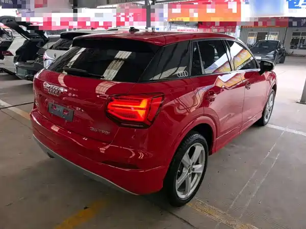 Audi Q2L 2020