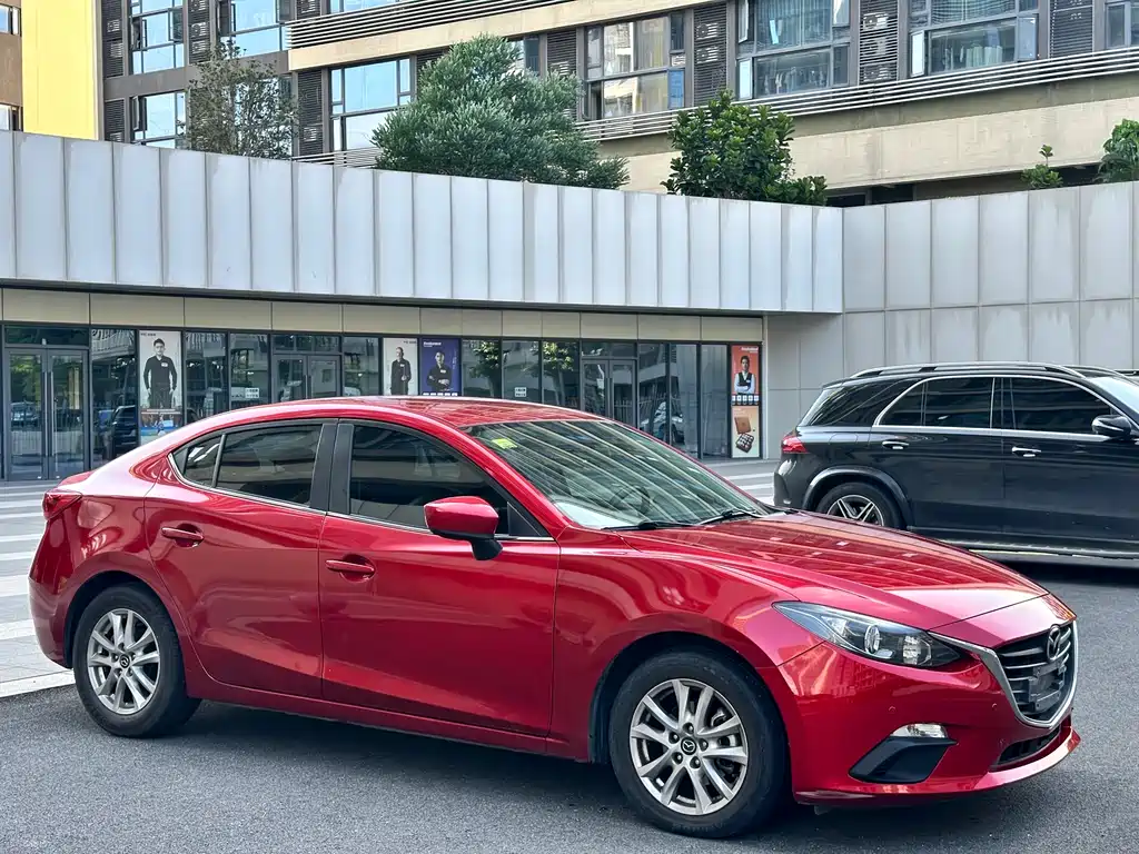 Mazda 3 Axela 2015