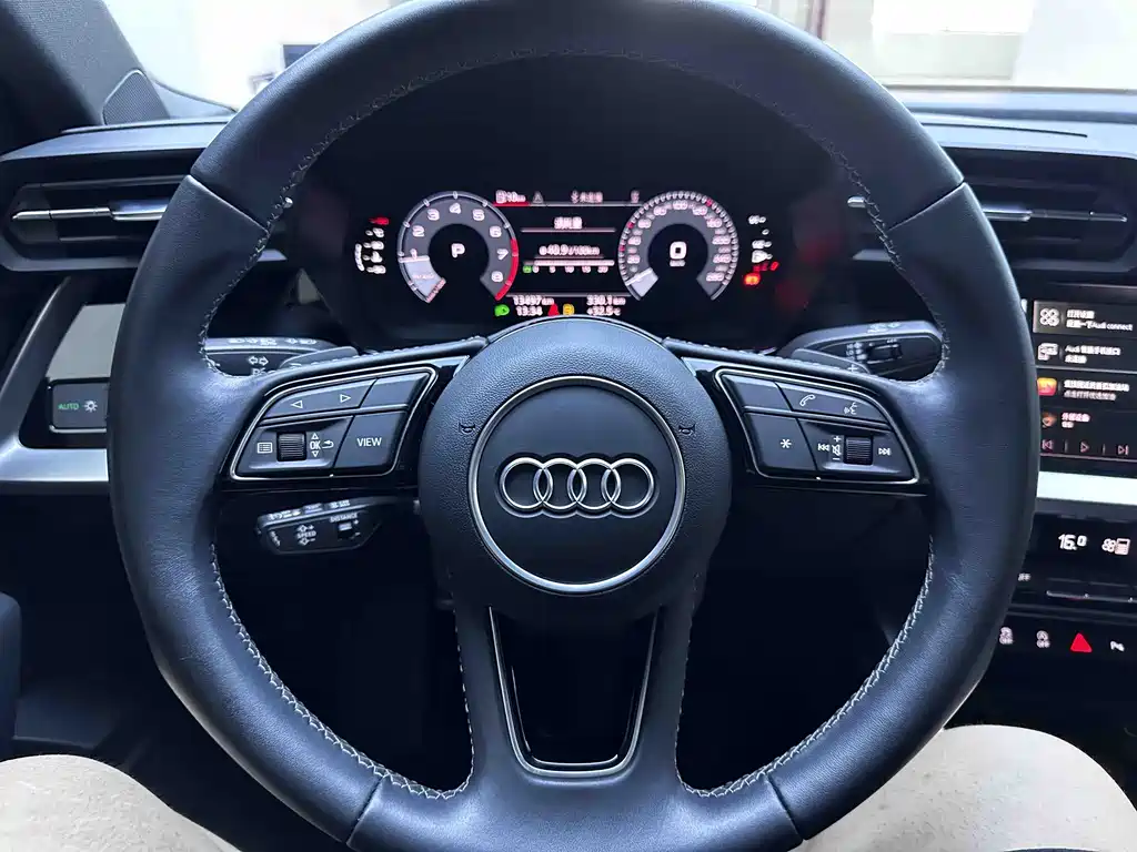 Audi A3 2023 — фото 14