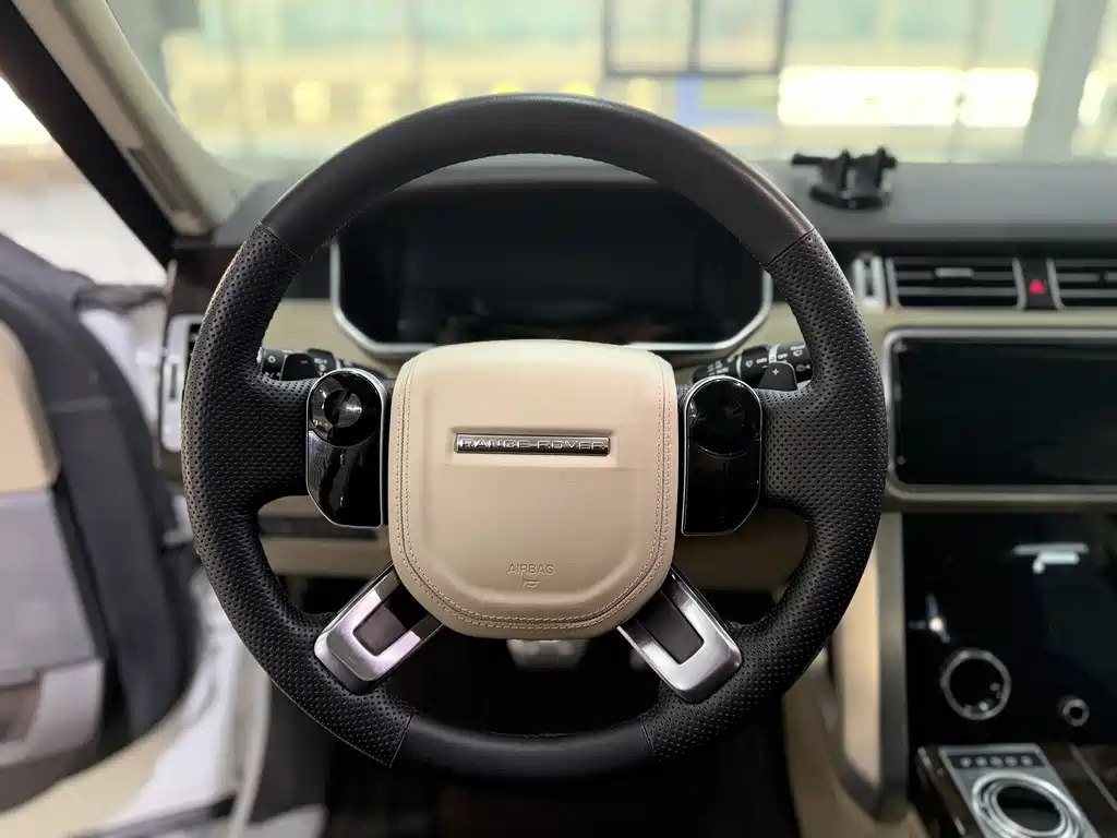 Land Rover Range Rover 2022 — фото 18