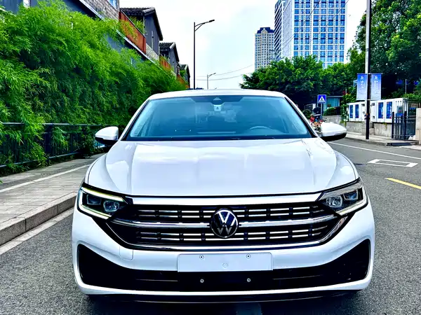Volkswagen Sagitar 2023