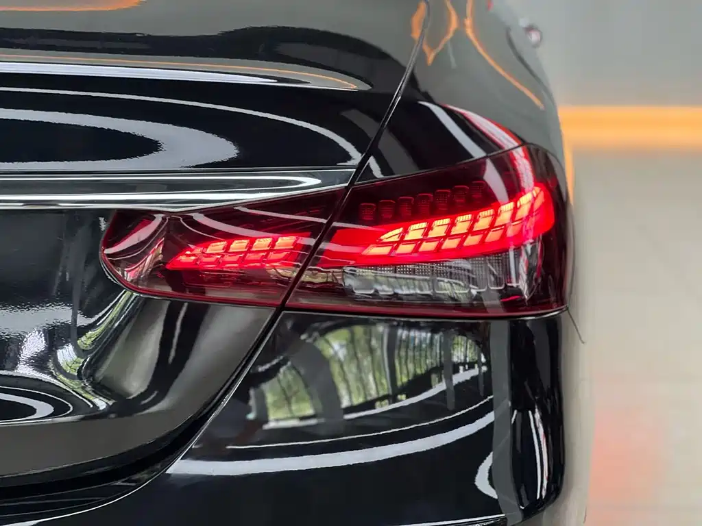 Mercedes-Benz E-Class 2021 — фото 18