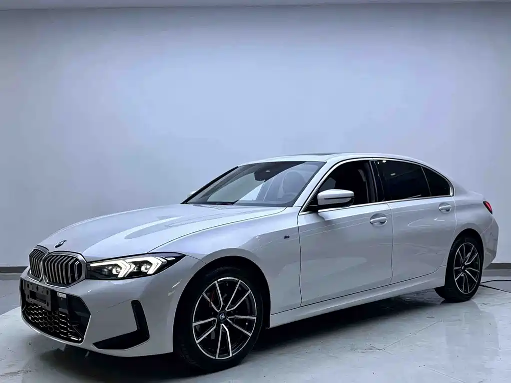 BMW 3 Series 2023 — фото 1