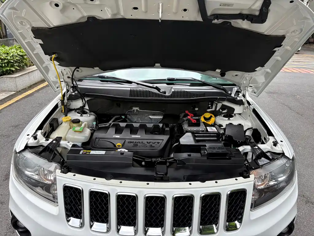 Jeep Compass 2013 — фото 19
