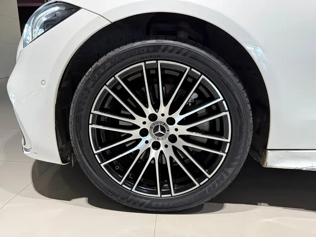 Mercedes-Benz C-Class 2023 — фото 9