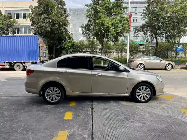 Roewe 350 2015