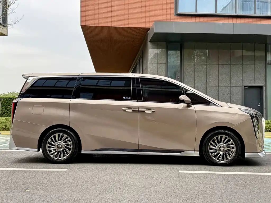 GAC Motor Trumpchi M8 2023 — фото 4