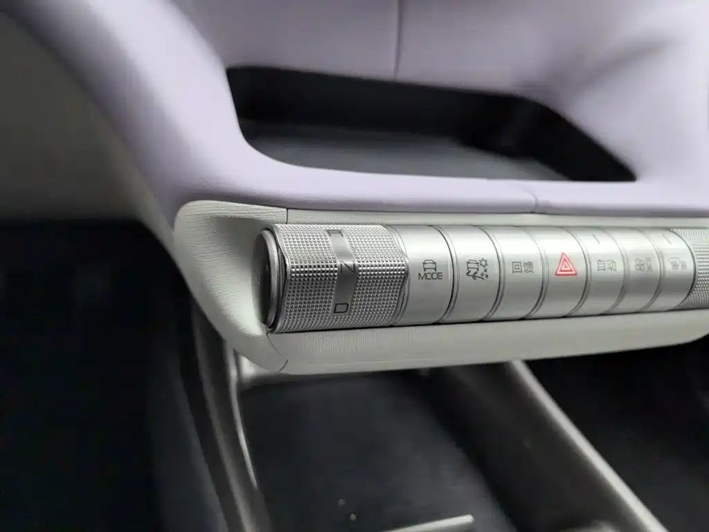BYD Dolphin 2022 — фото 13