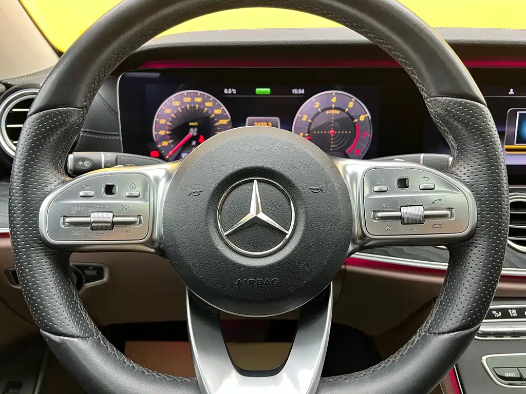 Mercedes-Benz E-Class 2019 — фото 11