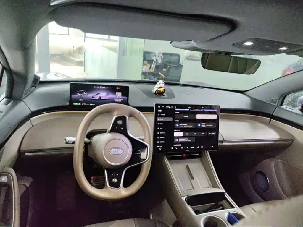 Luxeed R7 2026 — фото 8