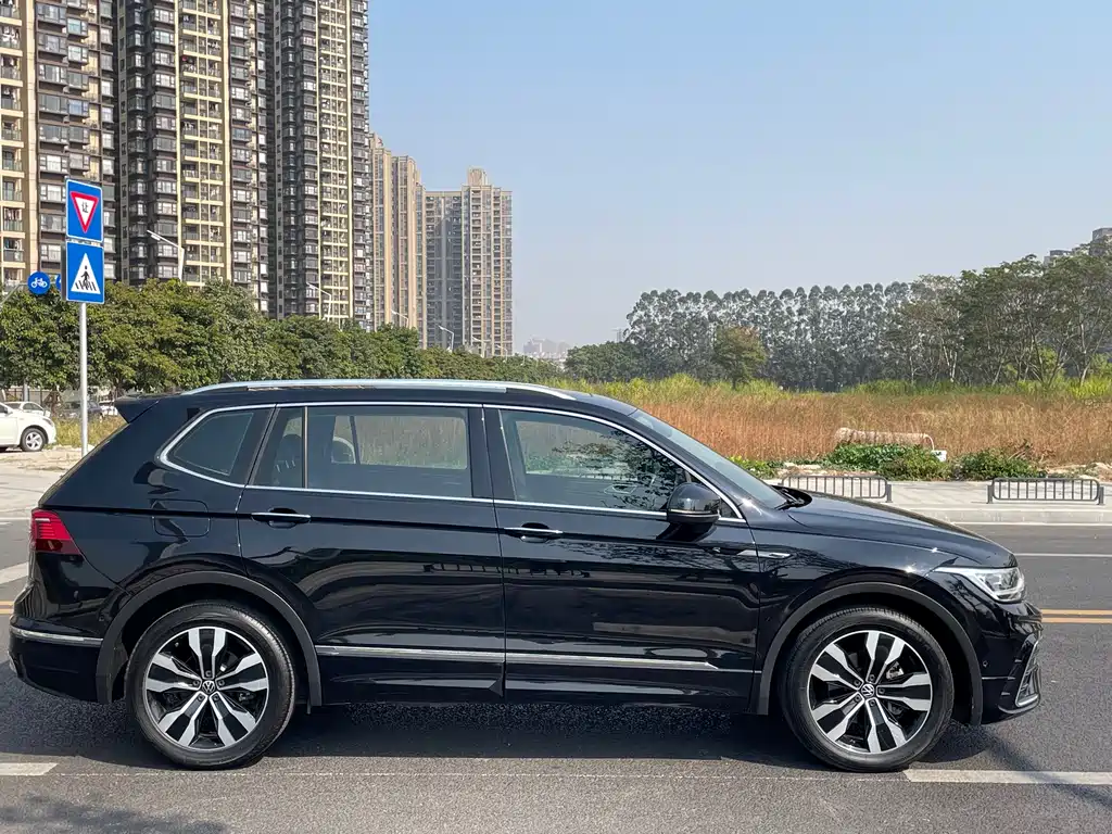 Volkswagen Tiguan L 2021 — фото 5