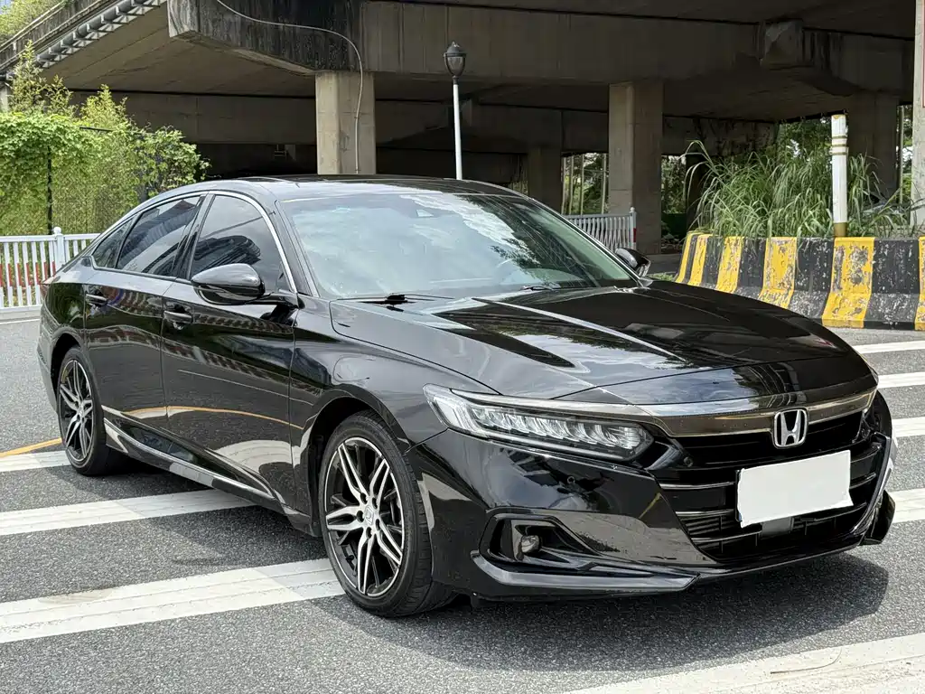 Honda Accord 2022 — фото 1