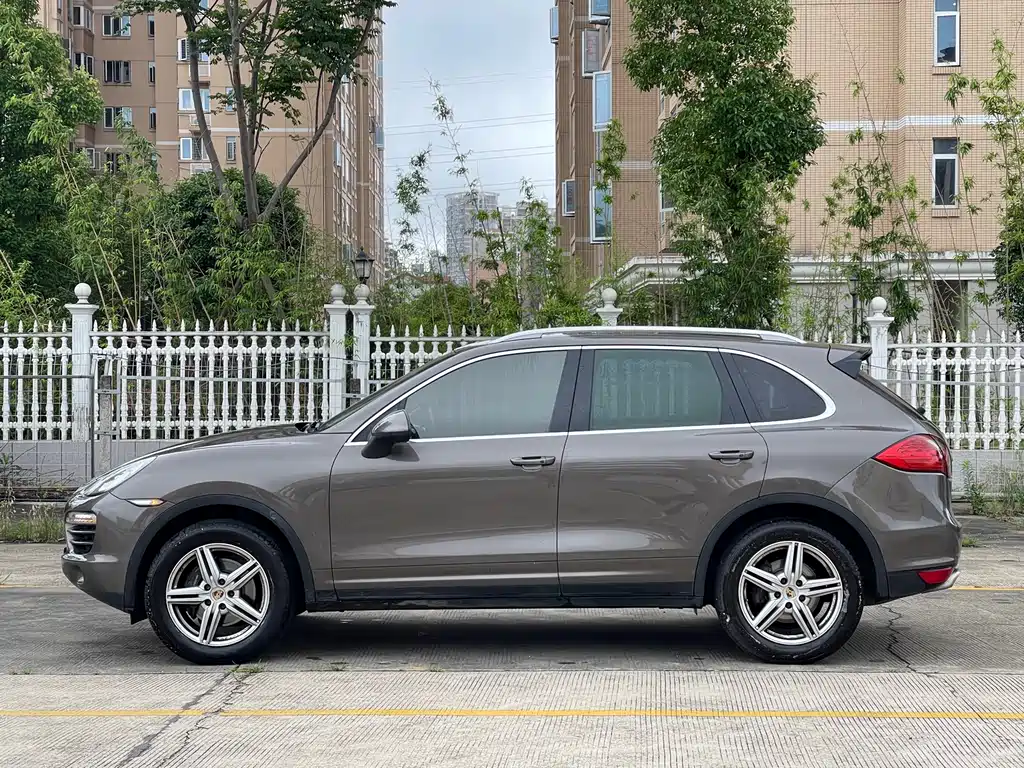 Porsche Cayenne 2011