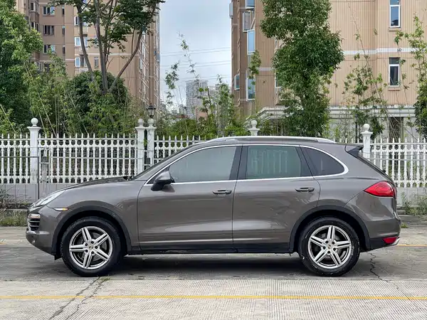 Porsche Cayenne 2011