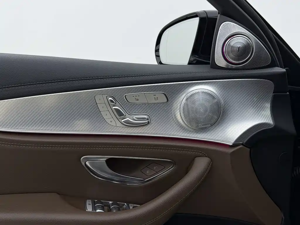 Mercedes-Benz E-Class 2022 — фото 19