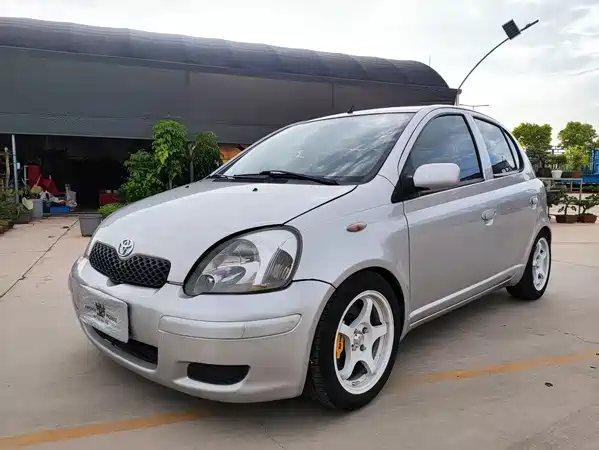 FAW Majesty 2004