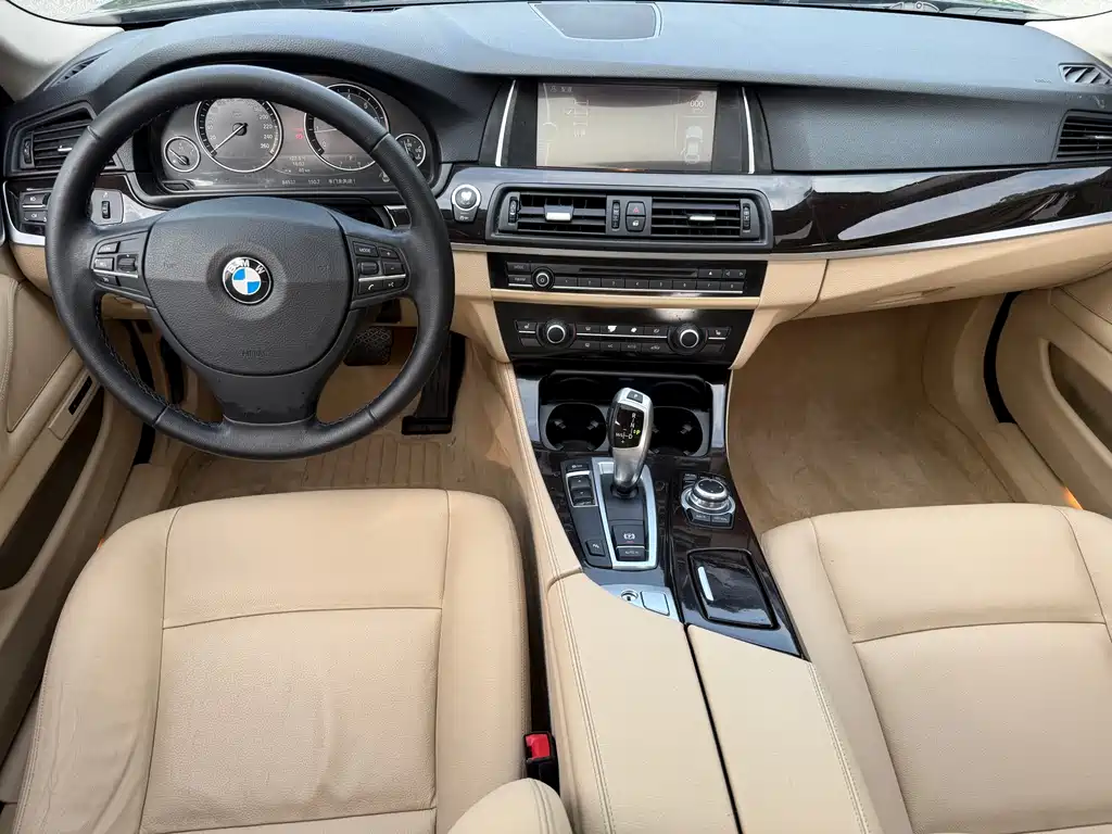BMW 5 Series 2015 — фото 13