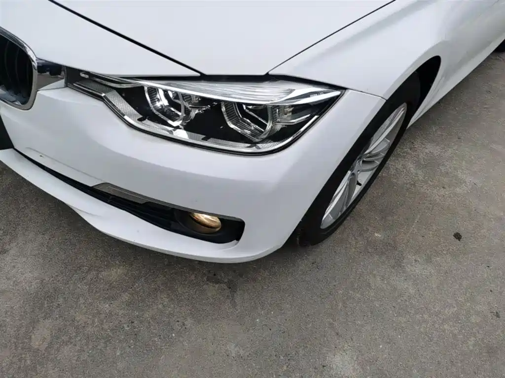BMW 3 Series 2016 — фото 24