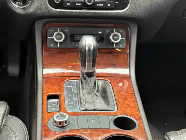 Volkswagen Touareg 2014