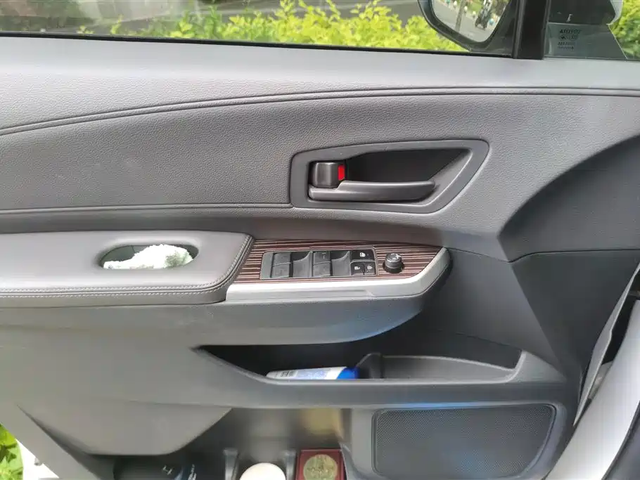 Toyota Granvia 2024