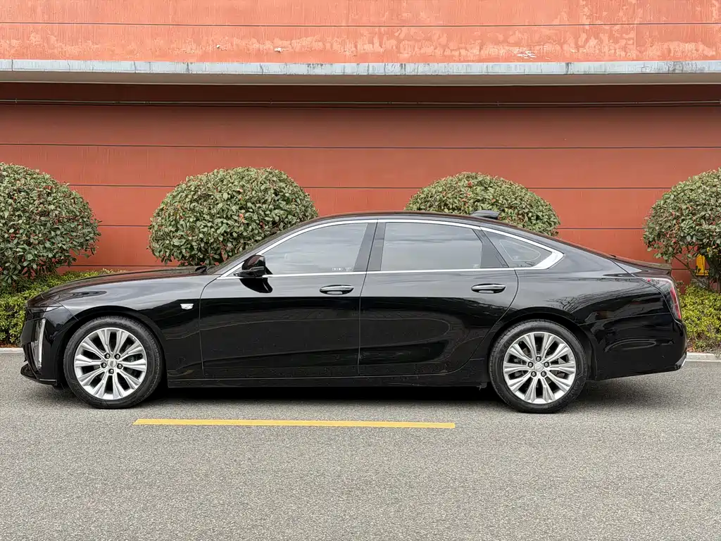 Cadillac CT6 2023 — фото 12