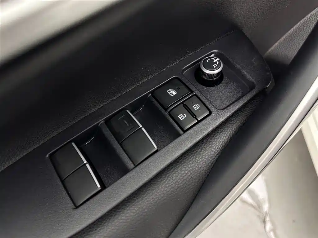 Toyota Corolla 2023 — фото 25