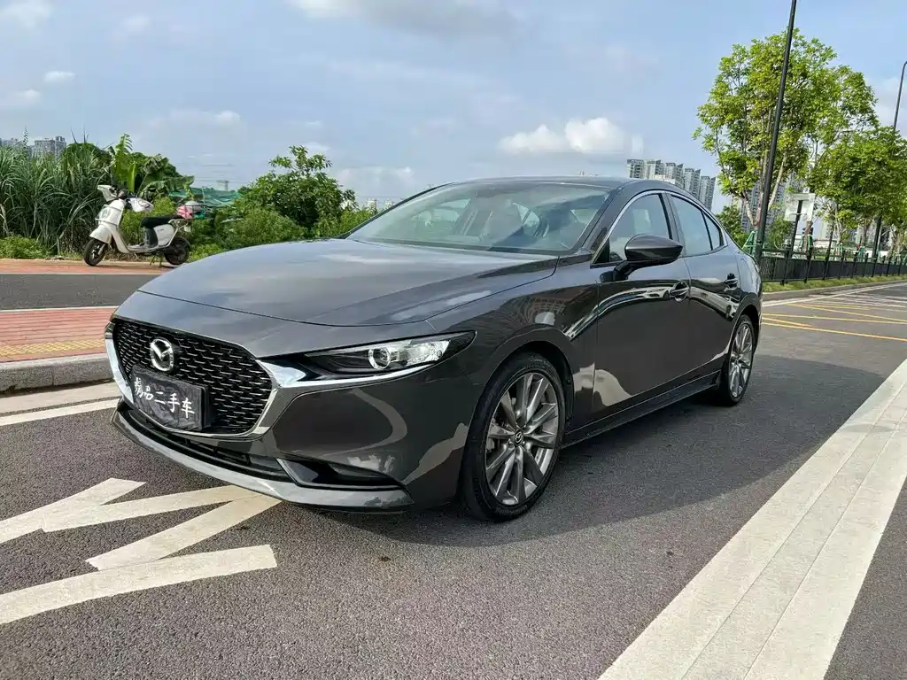 Mazda 3 Axela 2020 — фото 1