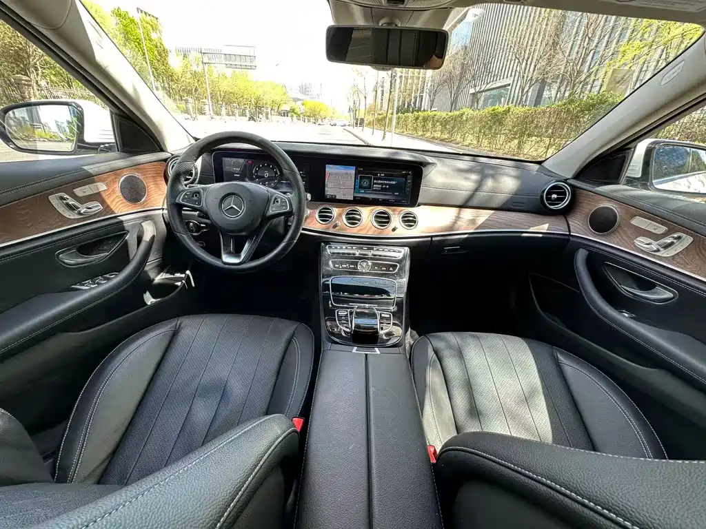 Mercedes-Benz E-Class 2016 — фото 20