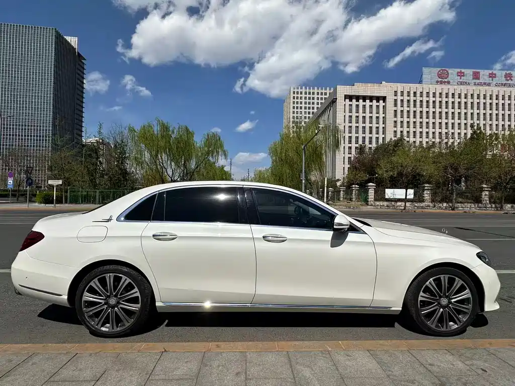 Mercedes-Benz E-Class 2016