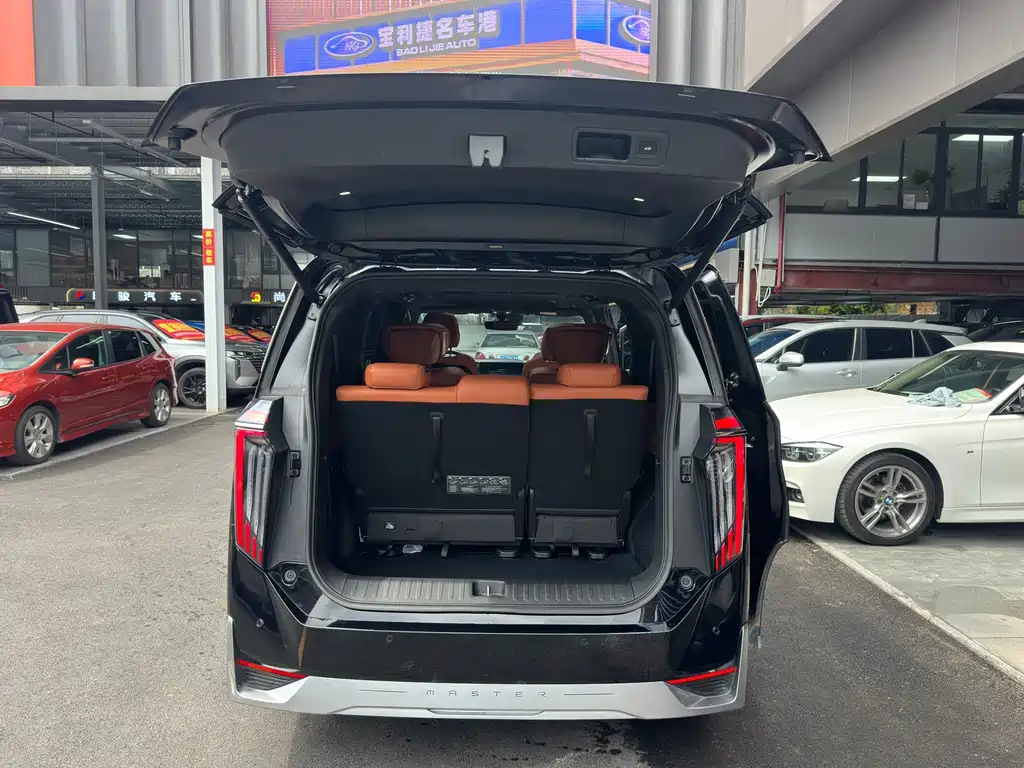 GAC Trumpchi M8 2025 — фото 6