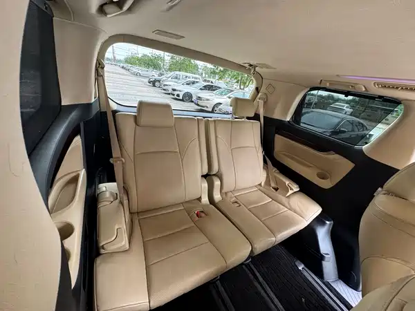 Toyota Alphard 2016