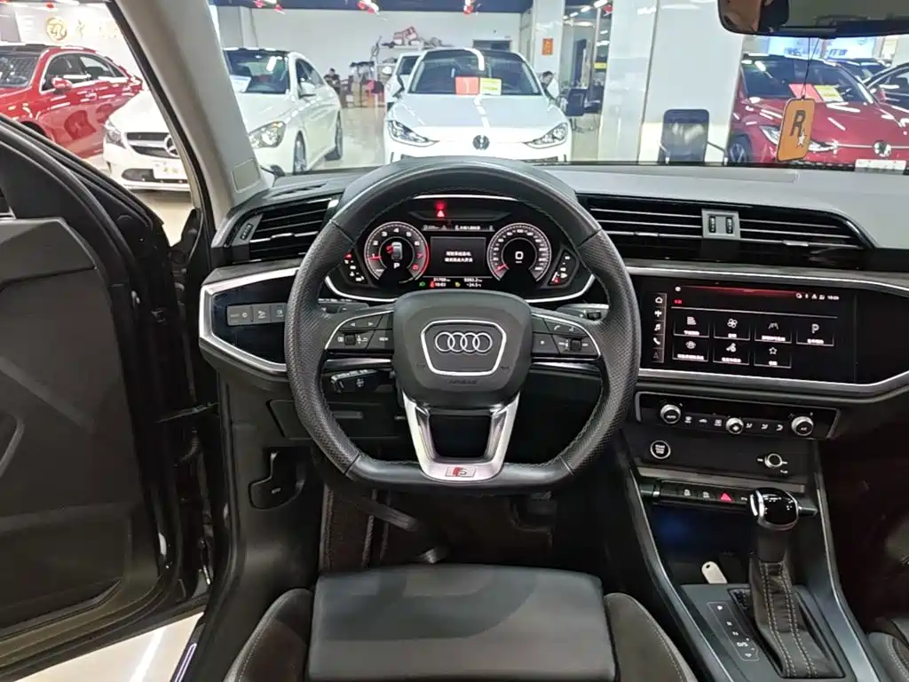 Audi Q3 Sportback 2022 — фото 11