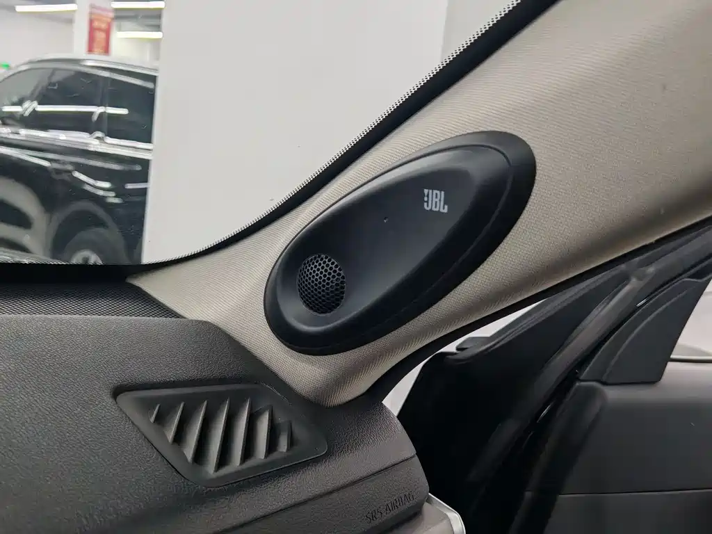 Toyota Highlander 2023 — фото 10