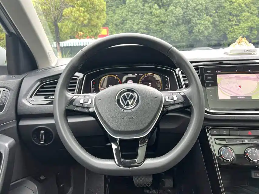 Volkswagen T-Roc 2022 — фото 8