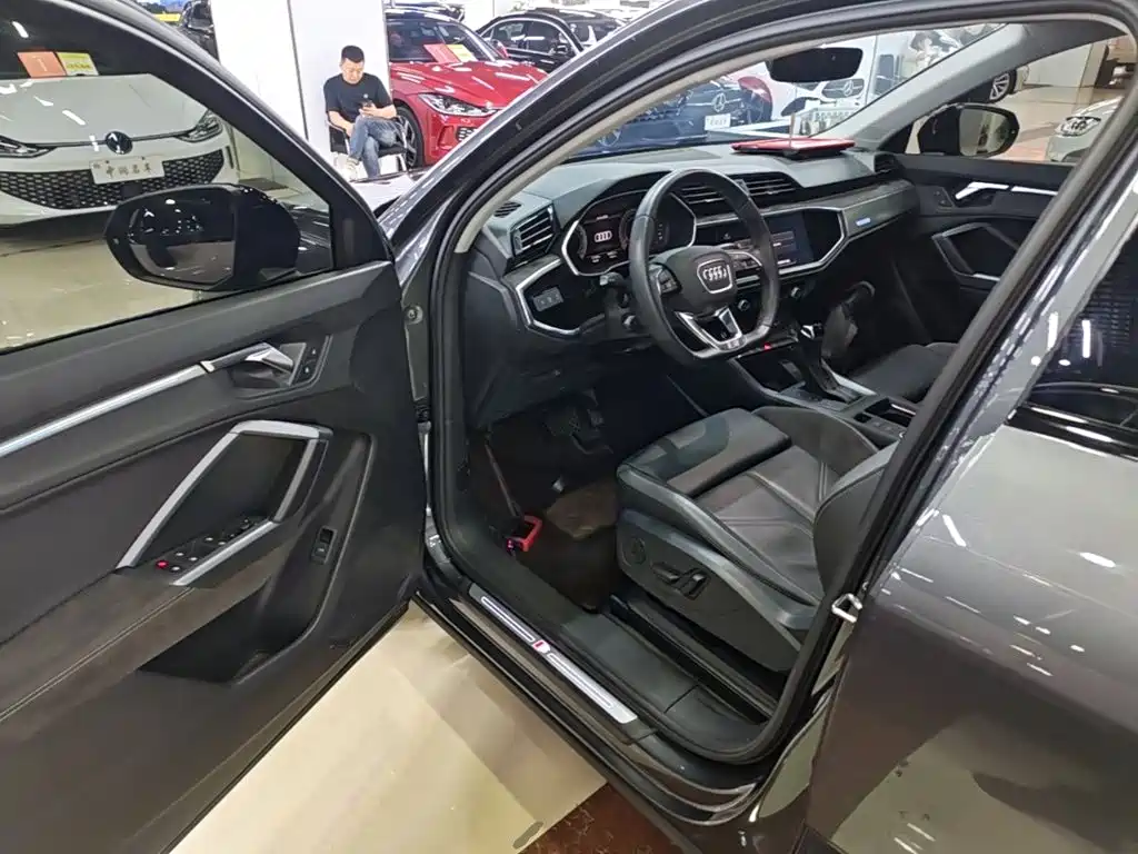 Audi Q3 Sportback 2022 — фото 16