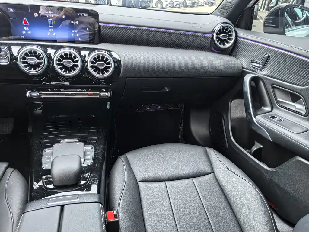 Mercedes-Benz A-Class 2024 — фото 16