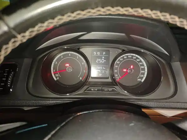 Volkswagen Cross Lavida 2016