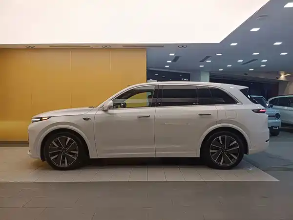 Li Auto L7 2025
