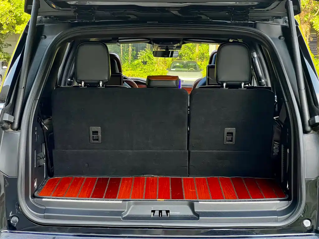 Lincoln Navigator 2020 — фото 25