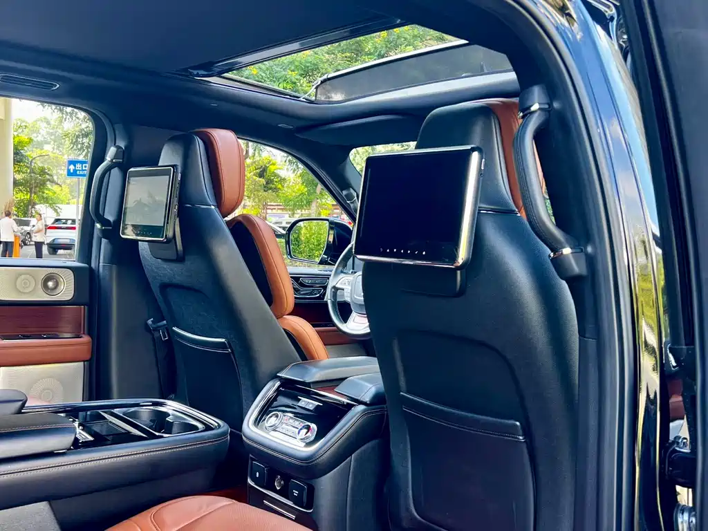 Lincoln Navigator 2020 — фото 18