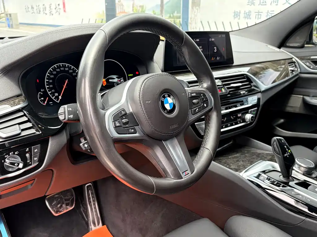 BMW 6 Series GT 2019 — фото 11