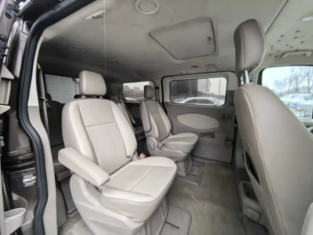 Ford Tourneo 2017 — фото 12