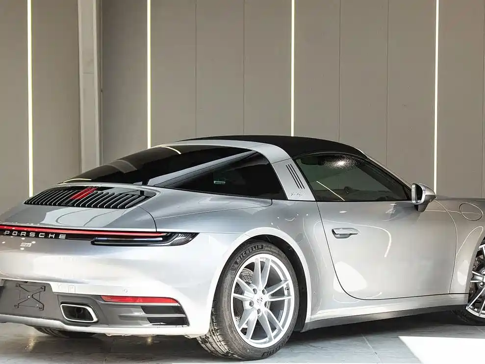 Porsche 911 2021 — фото 12
